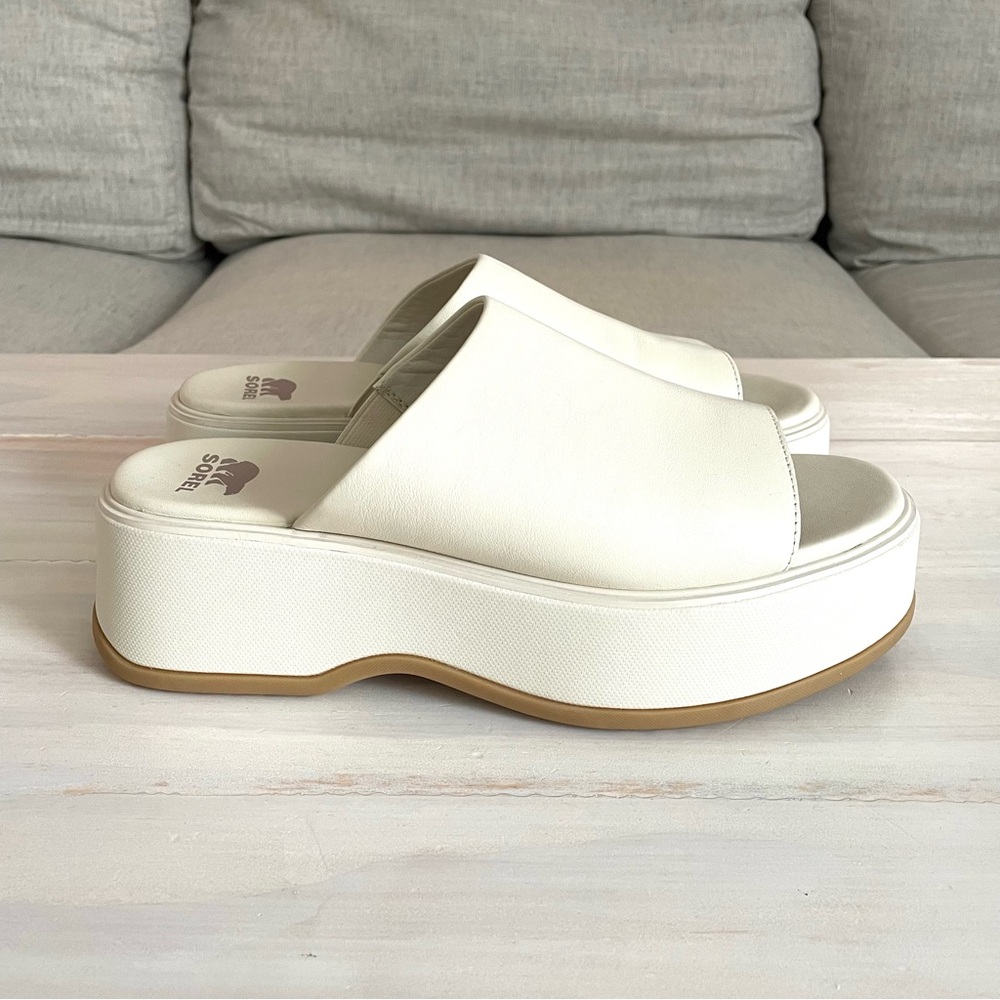 Sorel Off-White Dayspring Platform Slide Sandals, size 10